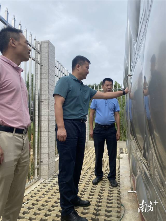 查看農(nóng)村集中供水提質(zhì)提標工程建設情況。
